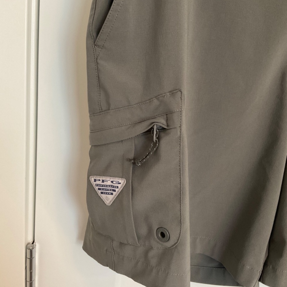 Columbia PFG Performance Fishing Gear Men’s Shorts Size 38 Gray - Picture 3 of 10